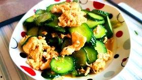 生瓜炒鸡蛋怎么吃,生瓜炒鸡蛋的独特风味体验