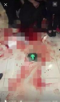 大庭广众吃瓜事件,一场引发热议的公共行为探讨