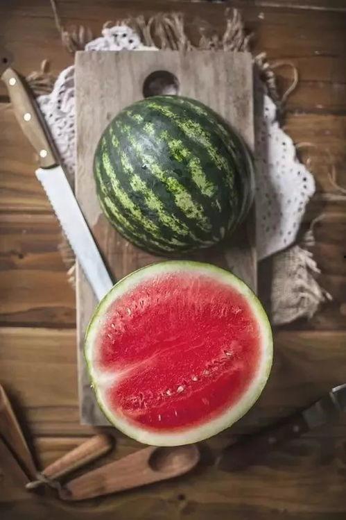 网上吃瓜的大胖,吃瓜群众的网络狂欢与生活缩影